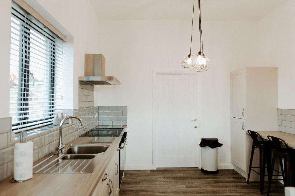 Lionheart Large Luxury Lodge - Sleeps 10- Dog Friendly,Near Sherwood Forest At Fairview Farm Nottingham Great For Family Gatherings ,Groups ,Parties Dış mekan fotoğraf