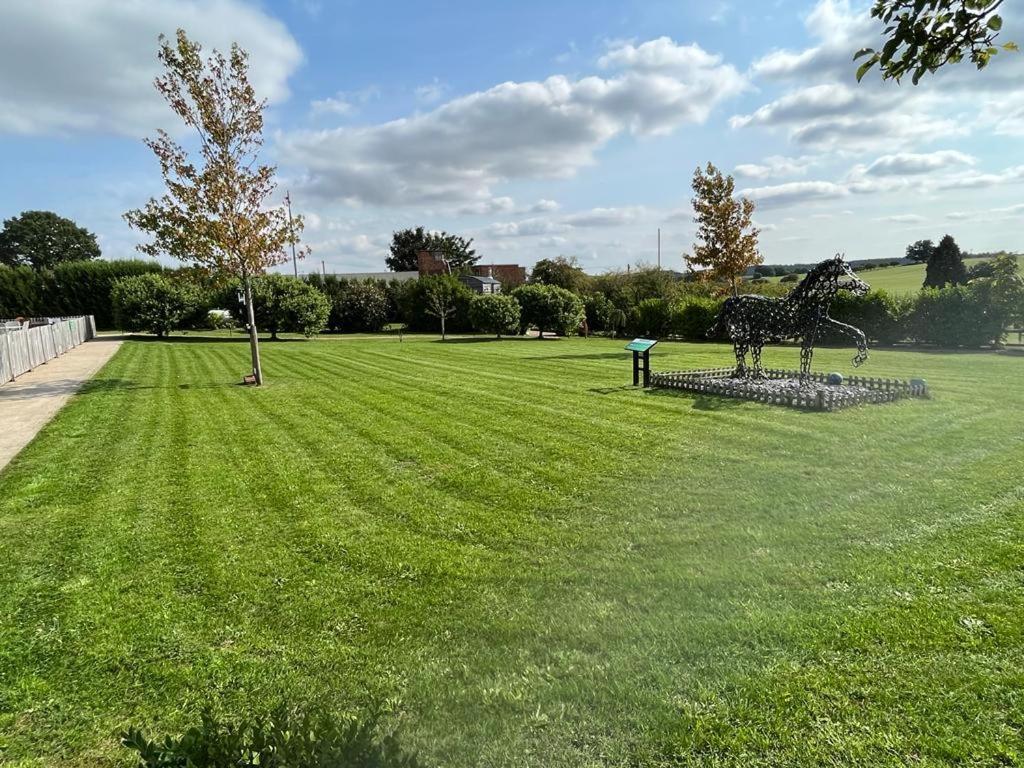 Lionheart Large Luxury Lodge - Sleeps 10- Dog Friendly,Near Sherwood Forest At Fairview Farm Nottingham Great For Family Gatherings ,Groups ,Parties Dış mekan fotoğraf